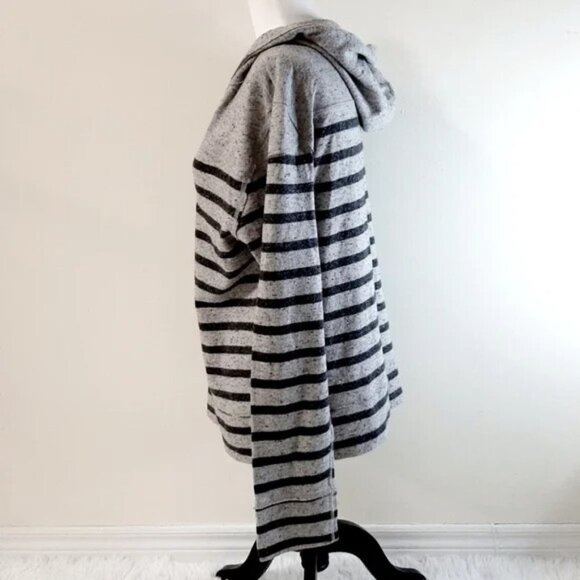 GAP PULLOVER HOODED SWEATER SIZE SMALL - Picture 2 of 4